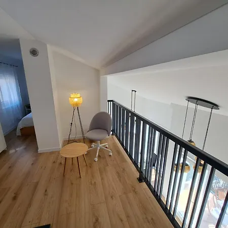 Sylvia Apartment *